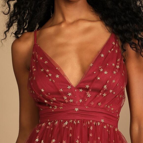 NWT LULUS Favorite Moment Burgundy and Gold Star Print Skater Dress M - Picture 3 of 12